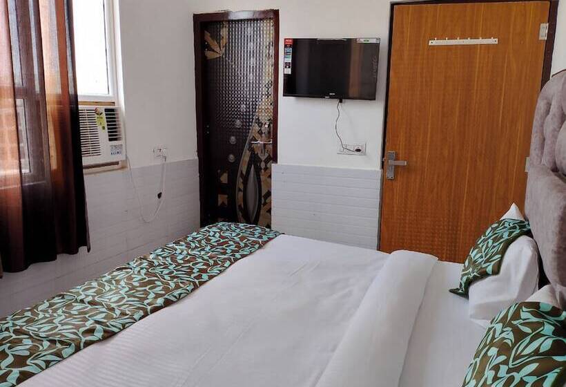 Отель Avexia Kanha Residency