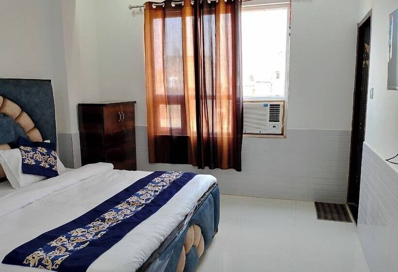 Отель Avexia Kanha Residency