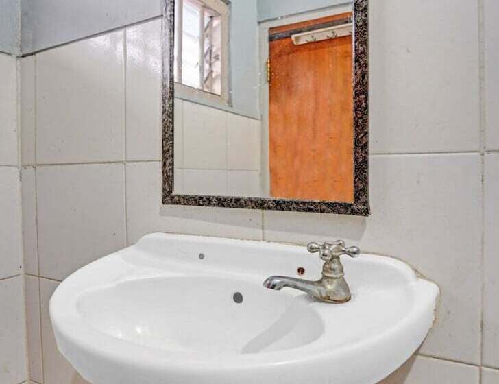 בית מלון כפרי Collection O 90783 Probolinggo Homestay