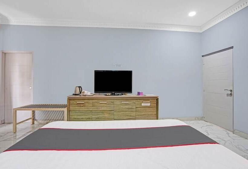 בית מלון כפרי Collection O 90783 Probolinggo Homestay