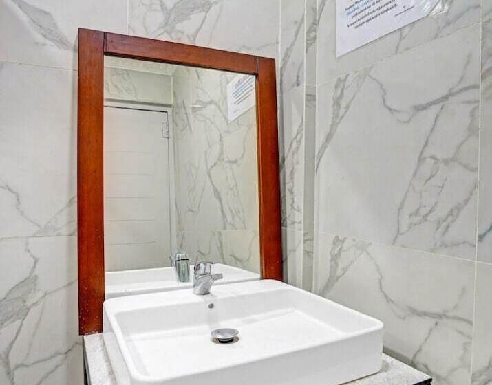 בית מלון כפרי Collection O 90783 Probolinggo Homestay