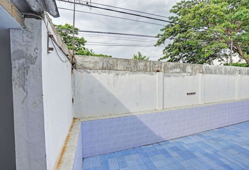 בית מלון כפרי Collection O 90783 Probolinggo Homestay