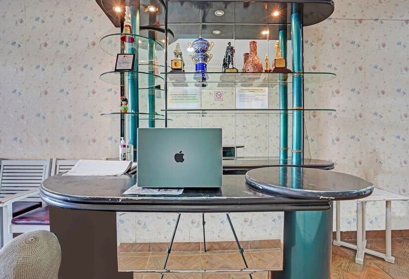 בית מלון כפרי Collection O 90783 Probolinggo Homestay