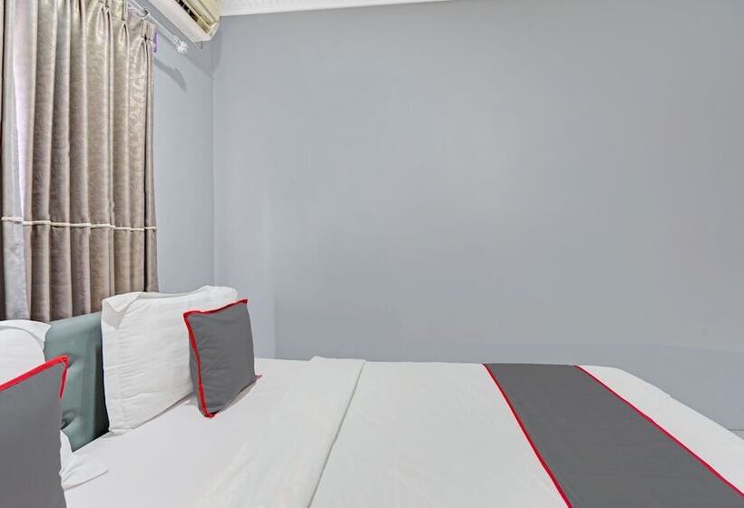 בית מלון כפרי Collection O 90783 Probolinggo Homestay