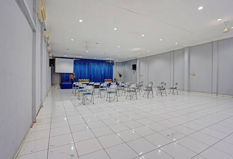 בית מלון כפרי Collection O 90783 Probolinggo Homestay