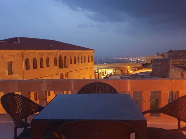 هتل Mardi̇n Bey Konaği