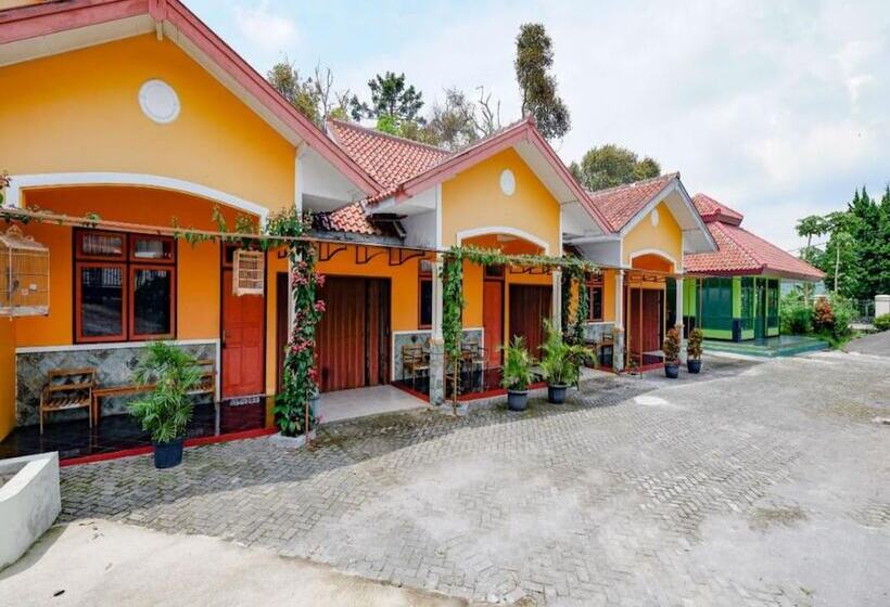 Отель Bip Tawangmangu