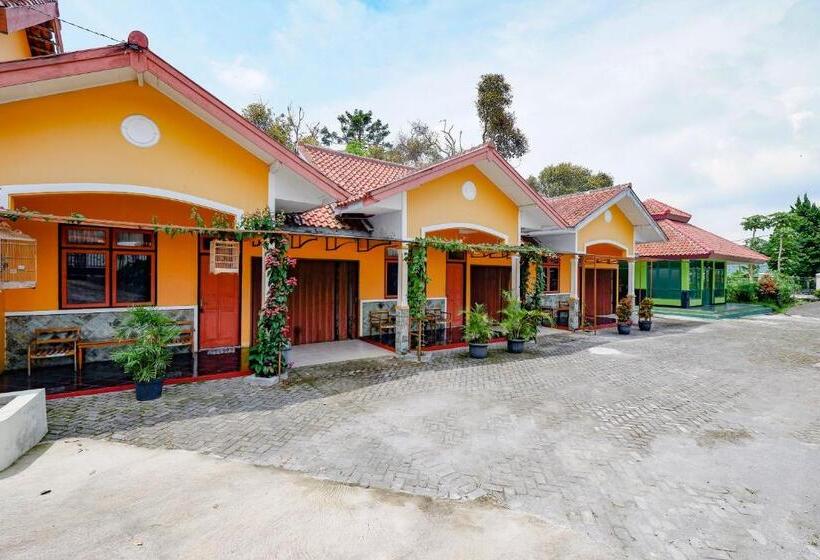 Отель Bip Tawangmangu