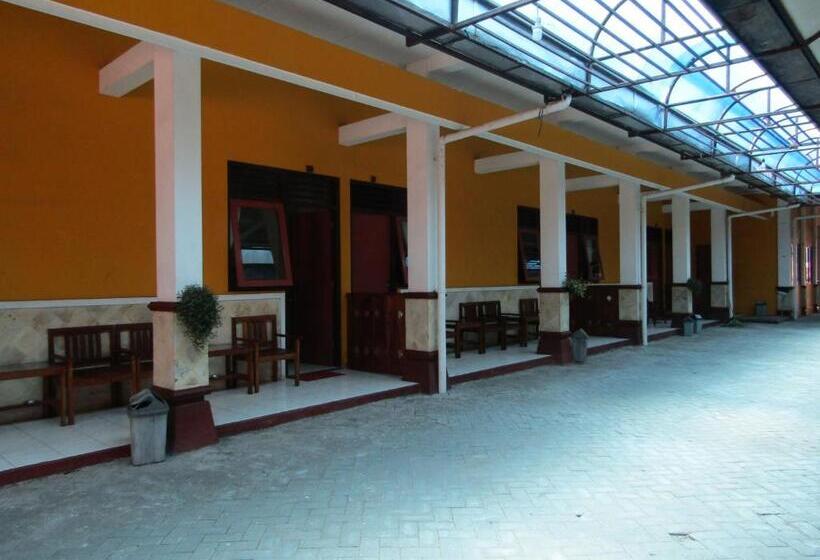 Отель Bip Tawangmangu