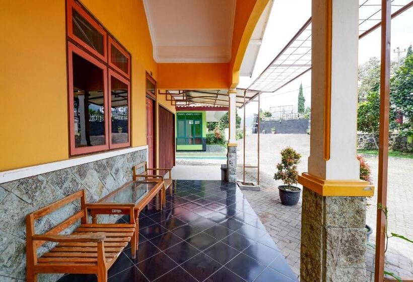 Отель Bip Tawangmangu