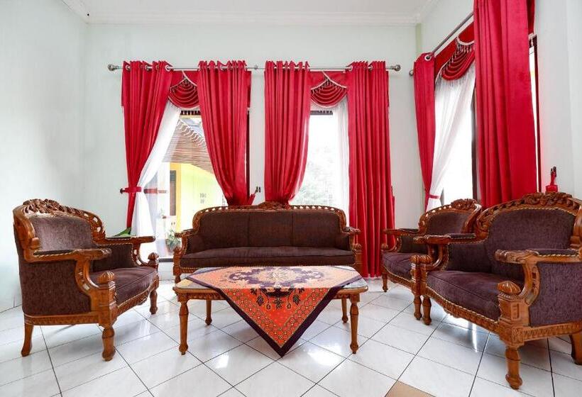 Отель Bip Tawangmangu