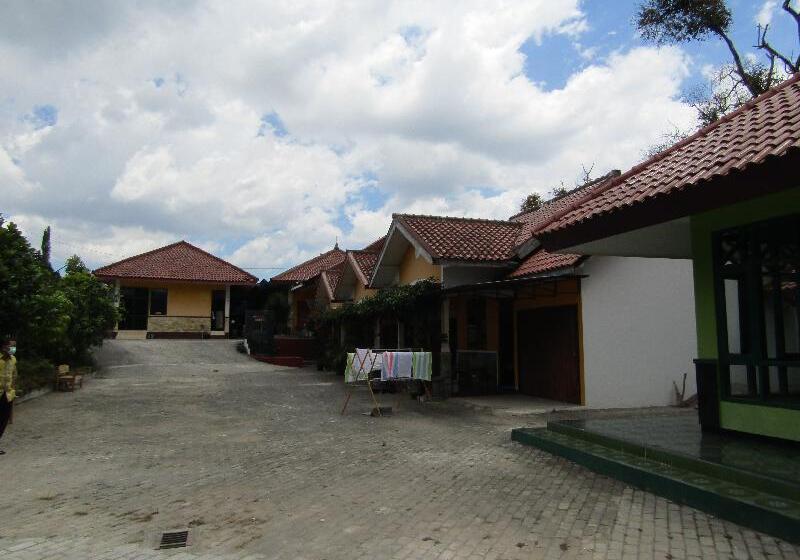 Отель Bip Tawangmangu