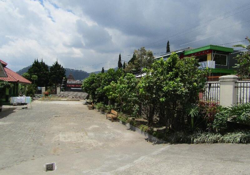 Отель Bip Tawangmangu