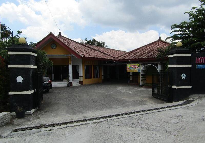 Отель Bip Tawangmangu