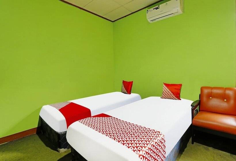 בית מלון כפרי Bone Indah By Oyo Rooms