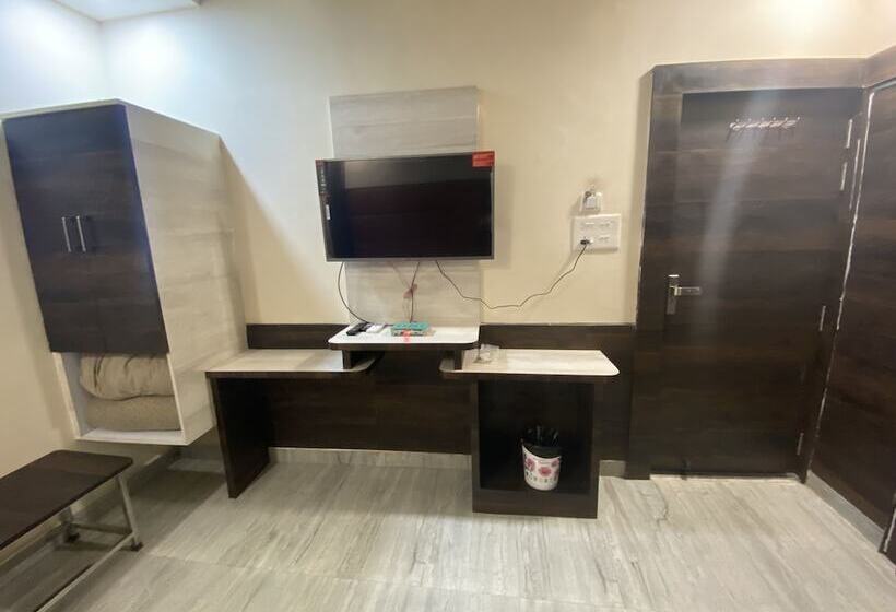 בית מלון כפרי Brij Residency