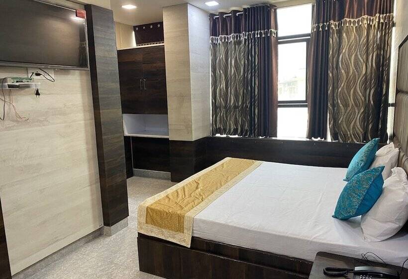 בית מלון כפרי Brij Residency