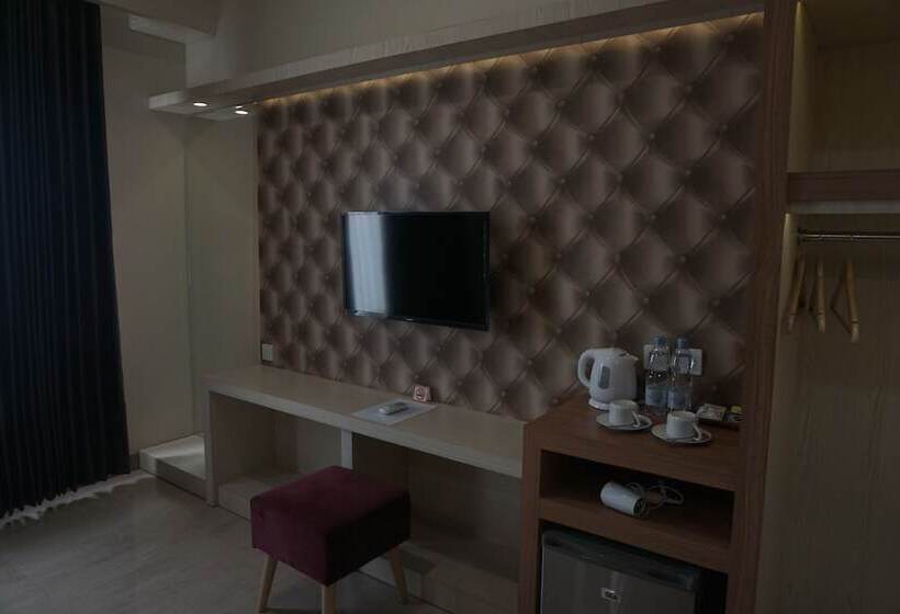 Cahaya 3 Hotel Near Juanda Airport