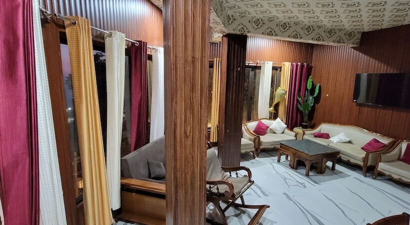 ホテル Casa Arhan Luxury Mussoorie Homestay