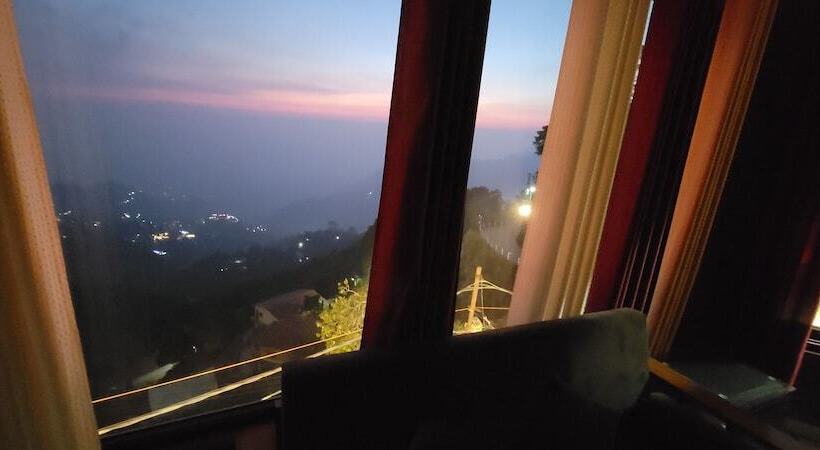 ホテル Casa Arhan Luxury Mussoorie Homestay