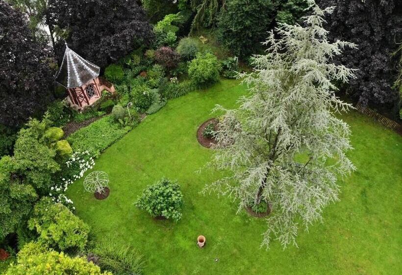 Отель Château De La Marjolaine