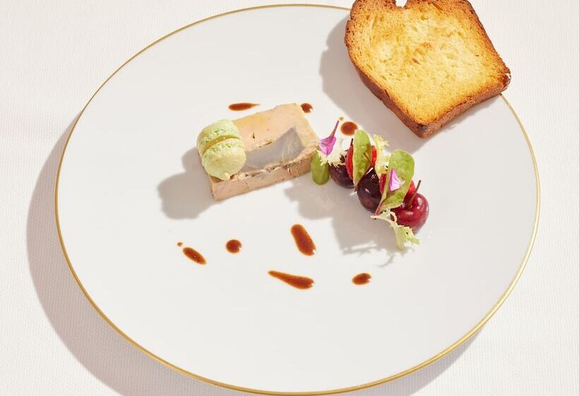 Отель Château De La Marjolaine