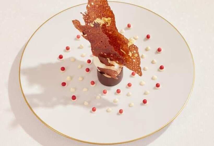 Отель Château De La Marjolaine