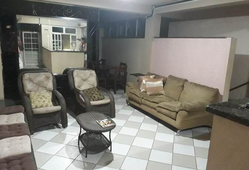 בית מלון כפרי Delta Center