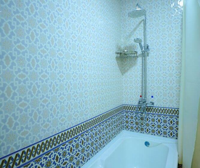 בית מלון כפרי Dendi Plaza