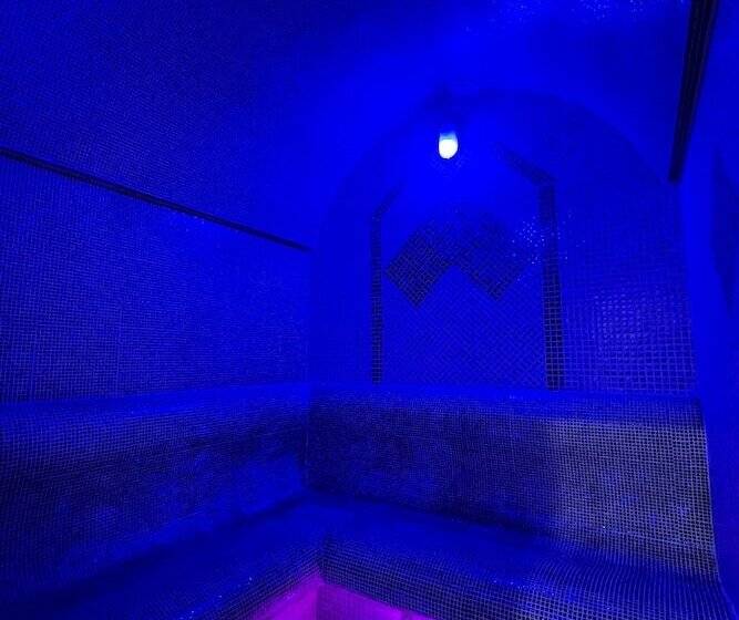 בית מלון כפרי Dendi Plaza