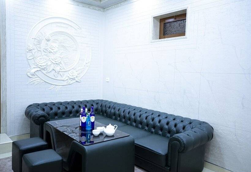 בית מלון כפרי Dendi Plaza