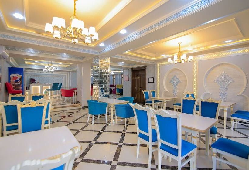 בית מלון כפרי Dendi Plaza