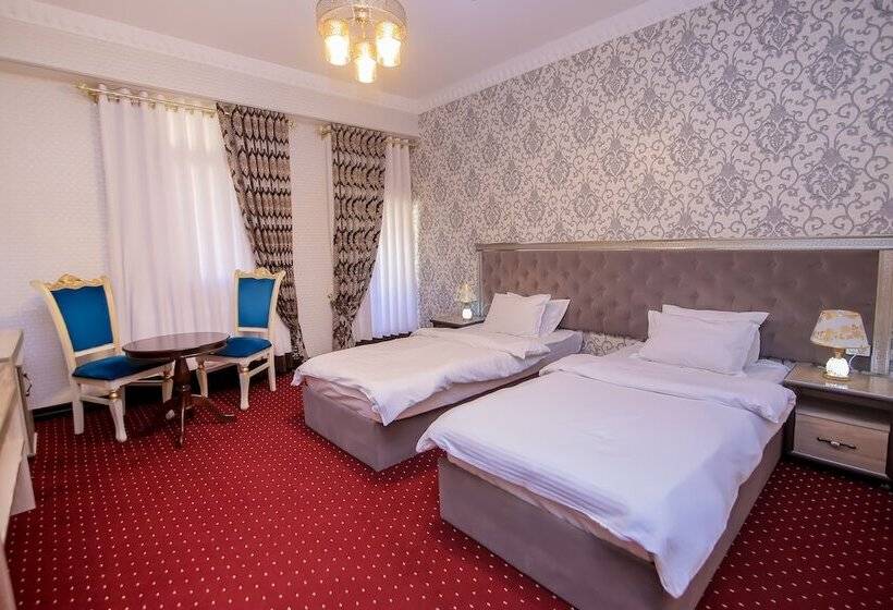 בית מלון כפרי Dendi Plaza