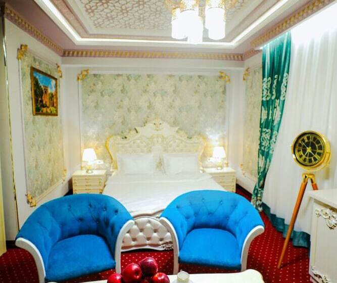 בית מלון כפרי Dendi Plaza