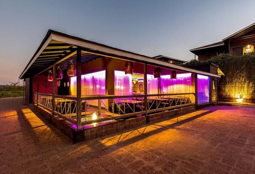 בית מלון כפרי Dio Regaalo Theme Resort