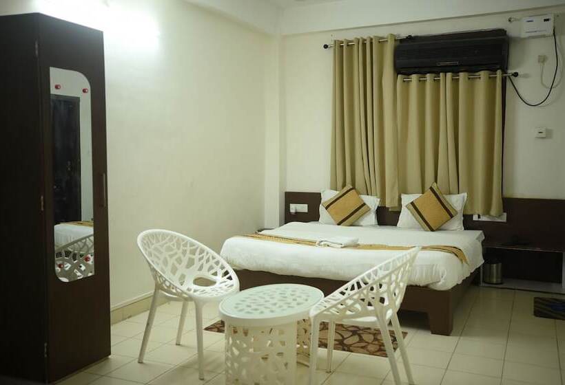 فندق Erica Residency