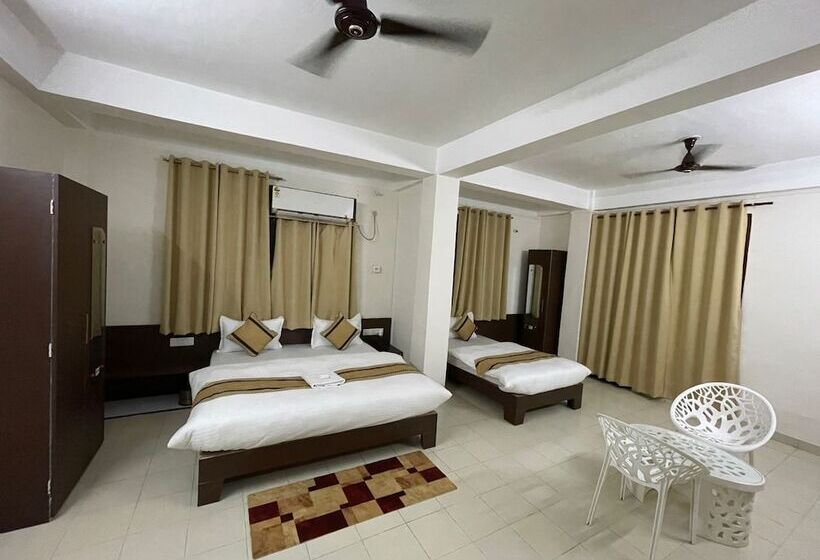 فندق Erica Residency