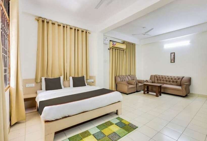 فندق Erica Residency