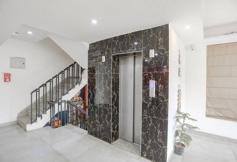 Fabhotel F9 Sector 19