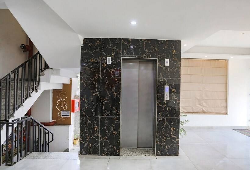 Fabhotel F9 Sector 19