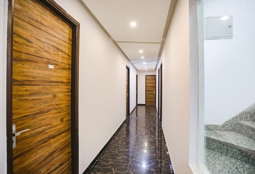 Fabhotel F9 Sector 19