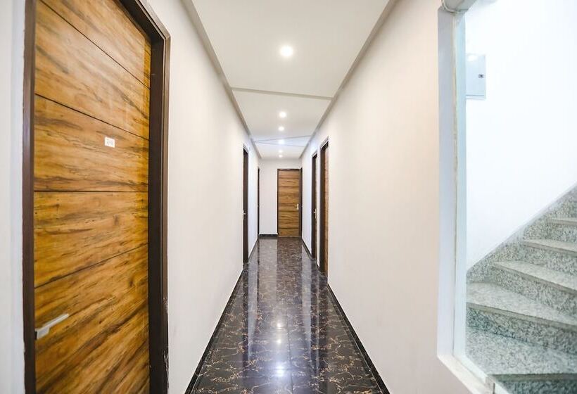 Fabhotel F9 Sector 19