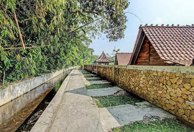 Отель Collection O 91582 Green Kasongan Cottage