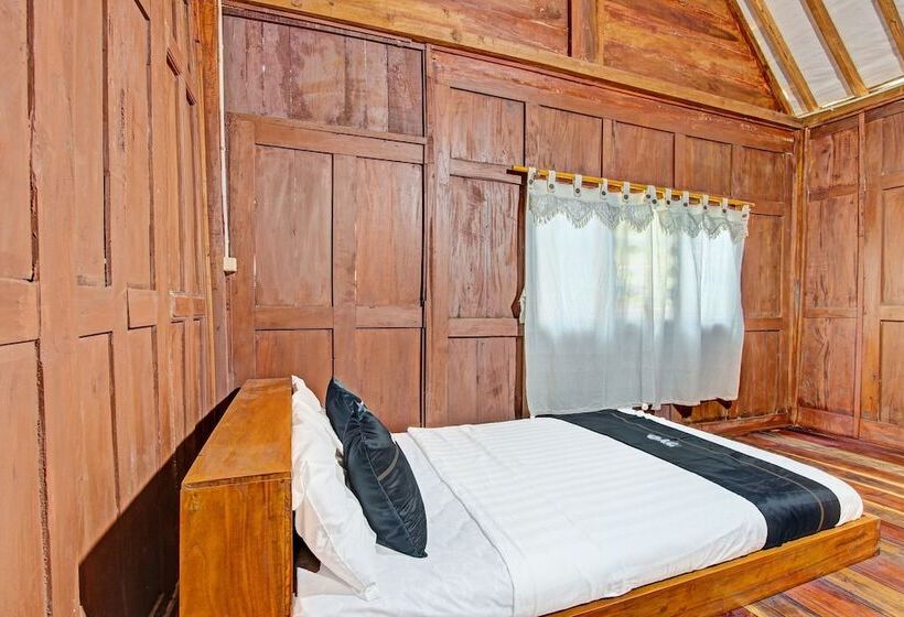 Отель Collection O 91582 Green Kasongan Cottage