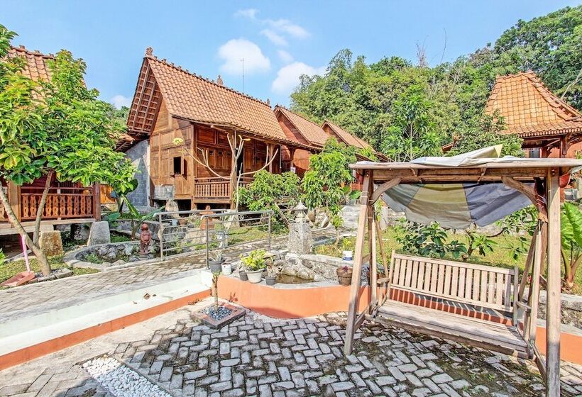 Отель Collection O 91582 Green Kasongan Cottage