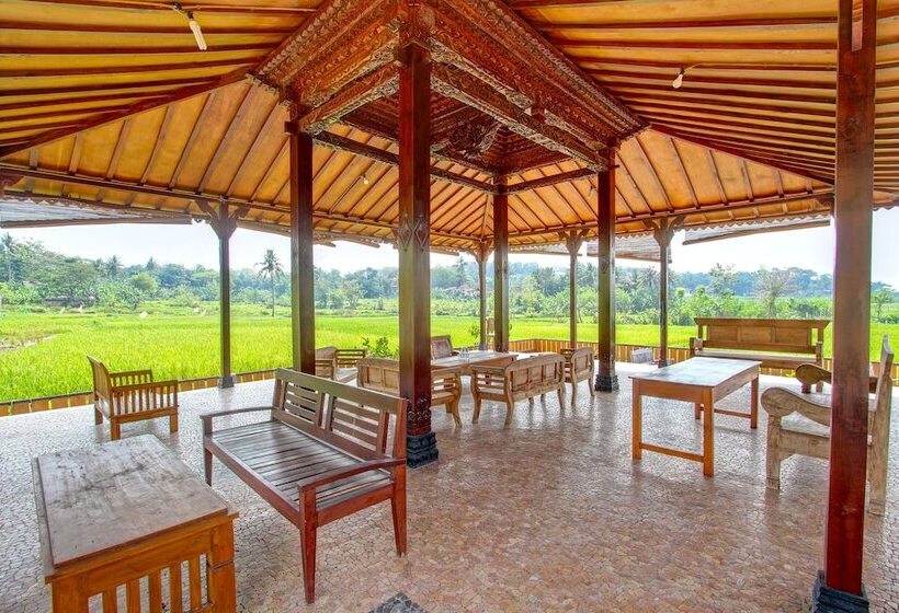 Отель Collection O 91582 Green Kasongan Cottage