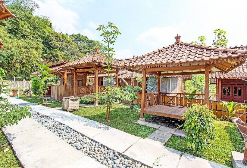 Отель Collection O 91582 Green Kasongan Cottage