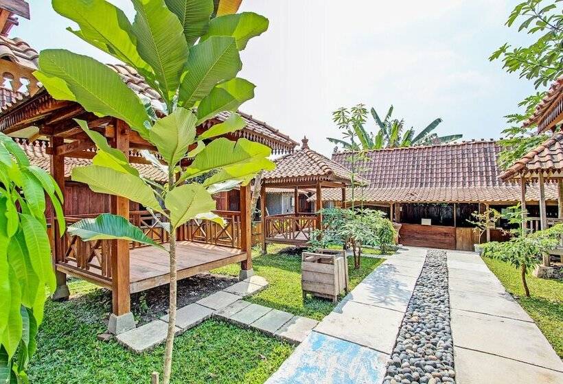 Отель Collection O 91582 Green Kasongan Cottage