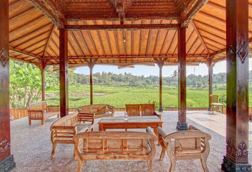 Отель Collection O 91582 Green Kasongan Cottage