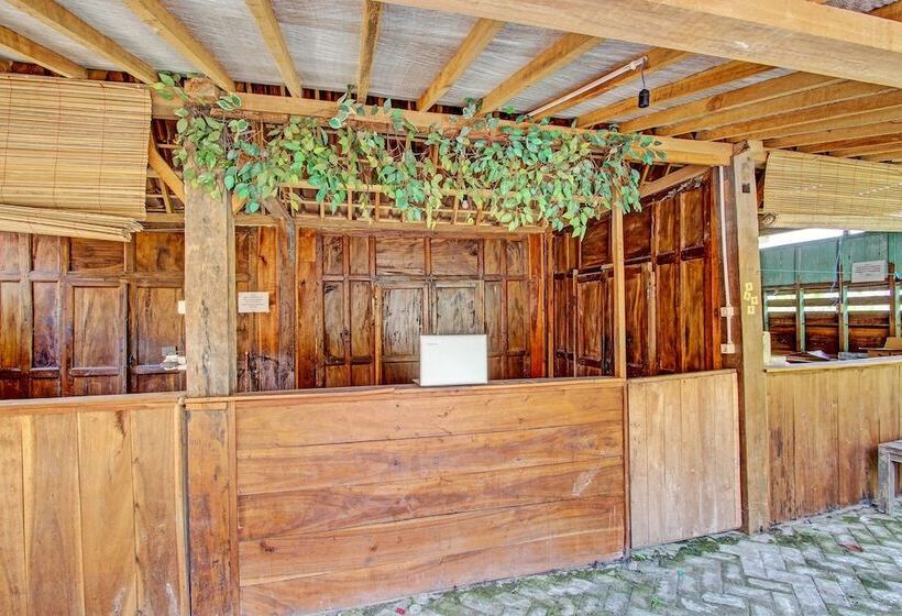 Отель Collection O 91582 Green Kasongan Cottage